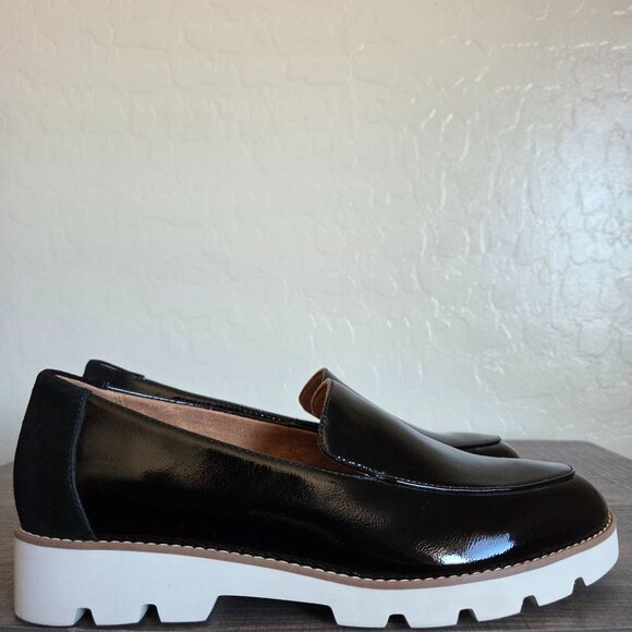 Vionic Kensley Patent Leather Slip-On Loafer Lug Sole Black Size Women's 10 WIDE - Picture 1 of 10